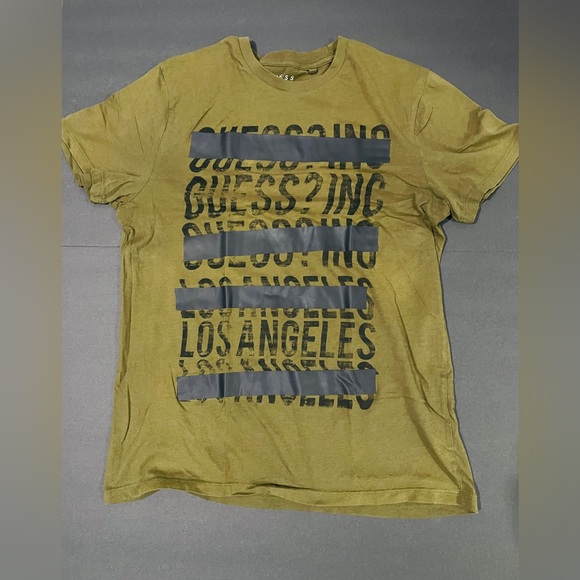 Guess T-shirt Medium - Picture 1 of 4